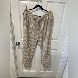 Briggs New York White and Tan Linen Trousers